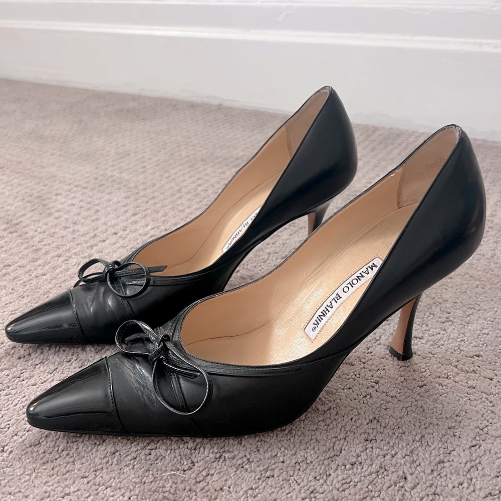 Manolo Blahnik black leather heels
